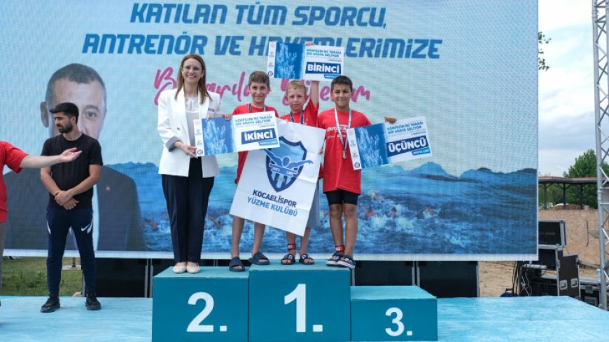 Körfezin iki yakası kulaçlarla birleşti