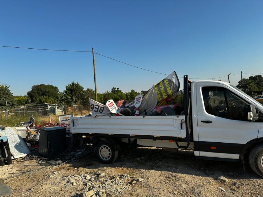 Bursa Nilüfer Zabıtası’ndan tabela temizliği