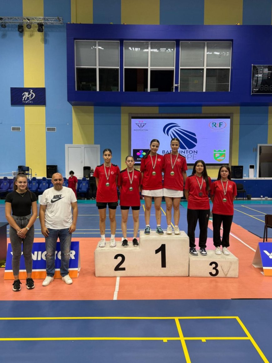 Bursa Osmangazili badmintonculardan gururlandıran başarı