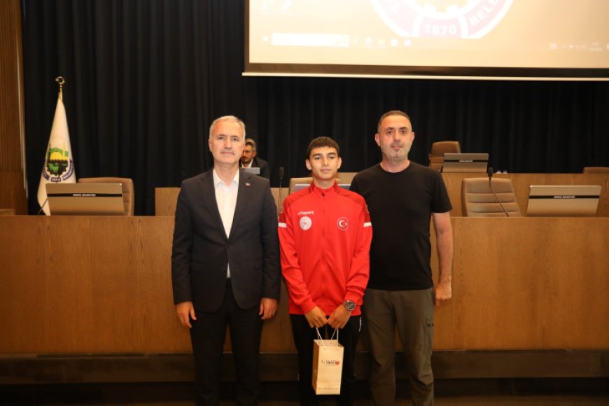 Bursa İnegöl’de bol mesajlı meclis