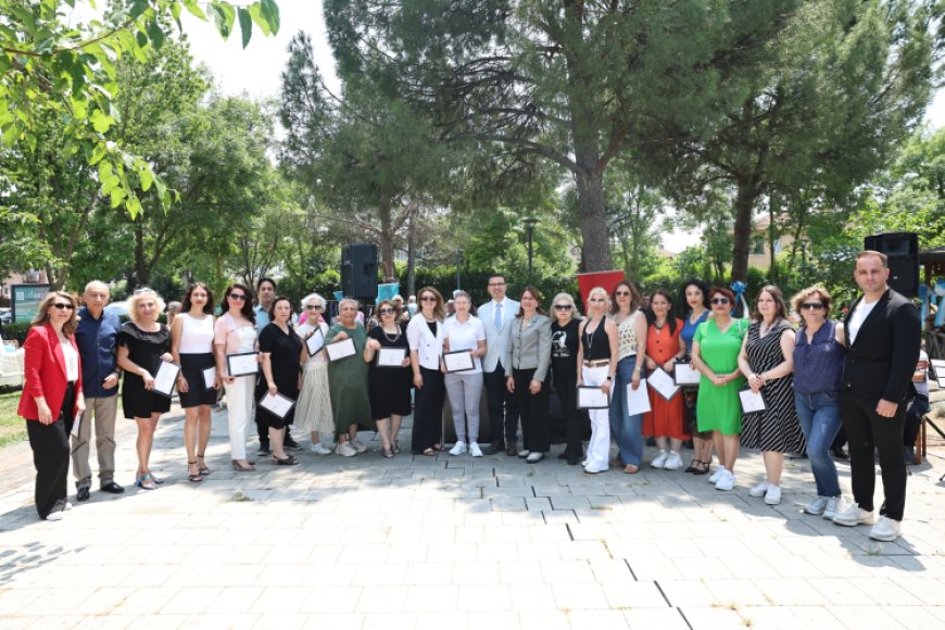 Bursa Nilüfer’de 800 kursiyer yıl sonu gösterisiyle parladı