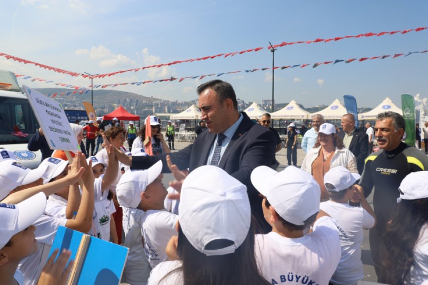 Gemlik Körfezi’nde dalgıçlardan dip temizliği