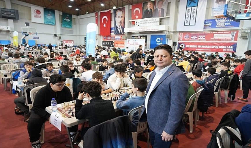 Kadıköy’de 23 Nisan Coşkusu Satranç Turnuvasıyla Başladı