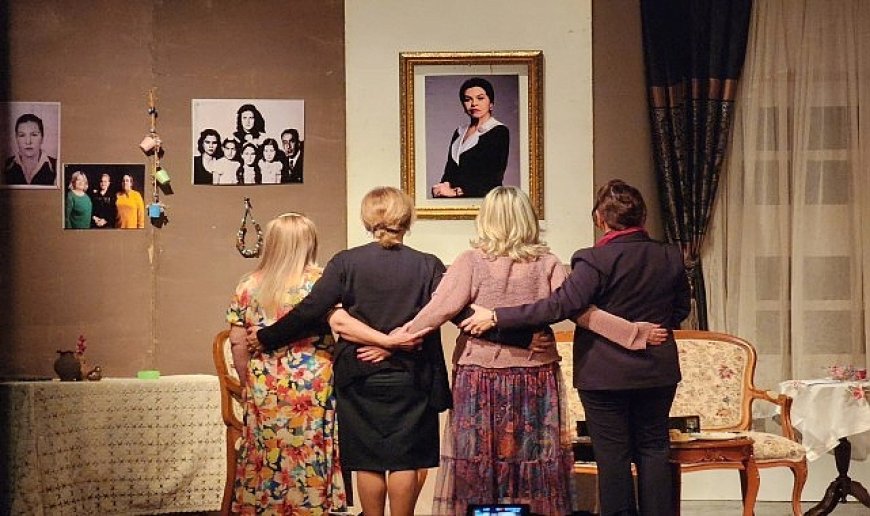 Gölcüklü Kadınların Tiyatro Performansı Hayran Bıraktı