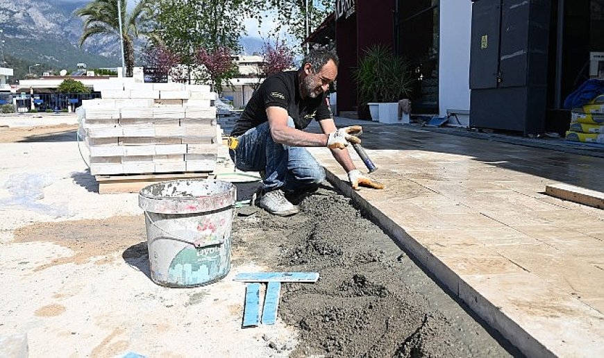 Cumhuriyet Meydanı’nda çalışmalar devam ediyor 