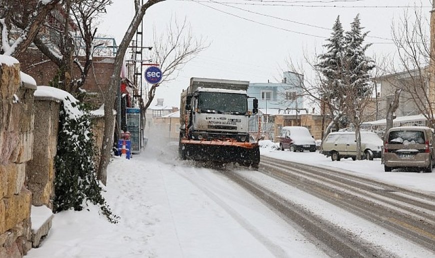 Nevşehir Belediyesi Karla Mücadele Çalışmaları Aralıksız Sürüyor