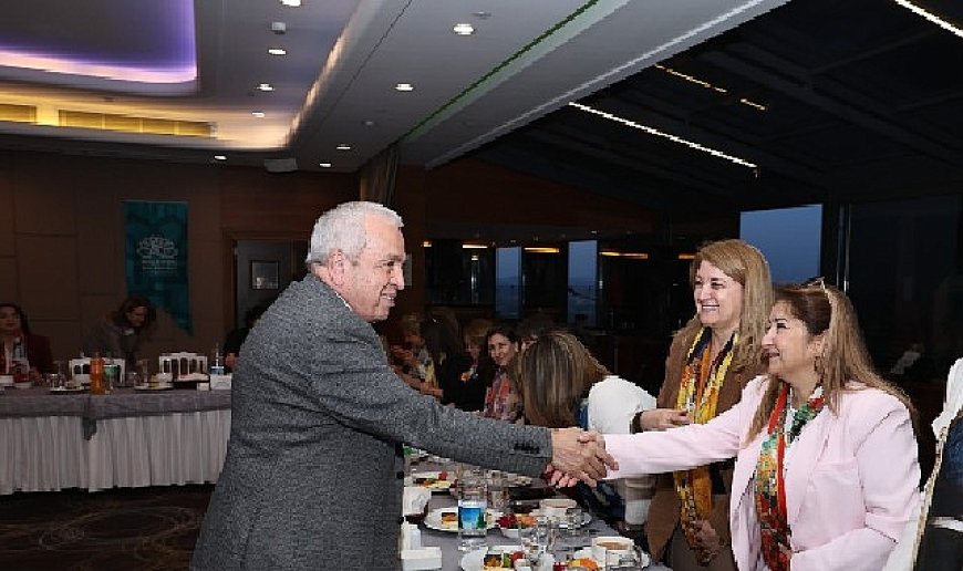 Başkan Şadi Özdemir kadınlarla iftarda buluştu