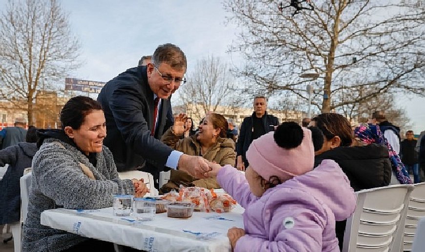 İzmir Büyükşehir Belediyesi’nin iftar sofrası Urla’da kuruldu