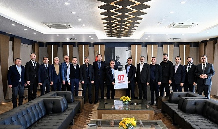 Başkan Böcek’e Antalyaspor’un yeni yönetiminden ziyaret