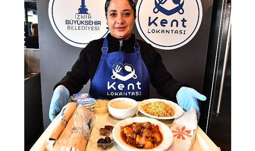 İzmir’de “Askıda Yemek” dayanışması sürüyor